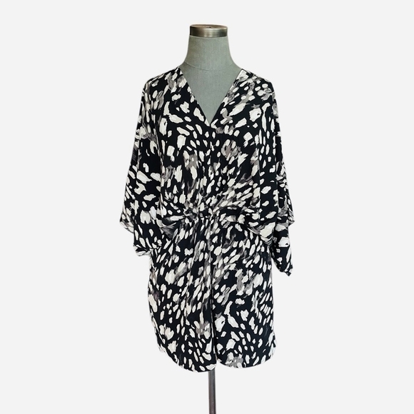 Dokotoo Black White Pattern Oversized V Neck Romper Jumpsuit Women’s Large NWT - Picture 5 of 9